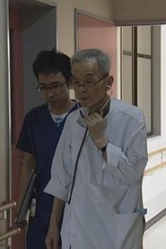 最后站着的医生